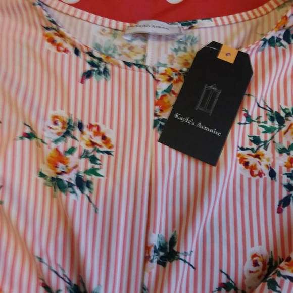 Kayla's Armoire printed blouse - Picture 4 of 7